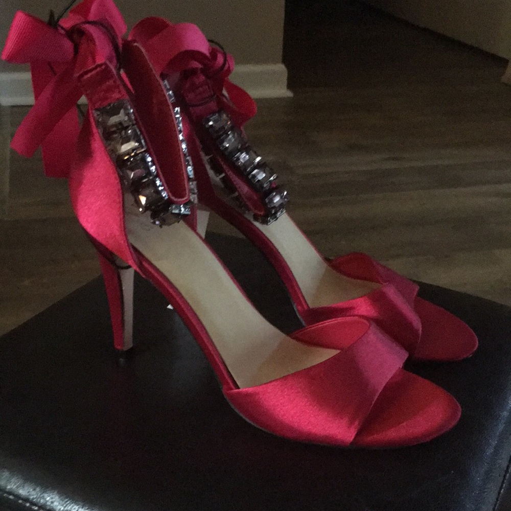 New York & Co Hot pink strappy sandals NWT size 8